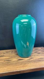 lot 50728 image: Large Turquoise Green Art Glass Vase