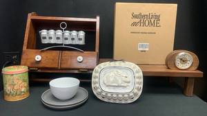 lot 6004 image: Mixed Kitchen and Home Items Lot