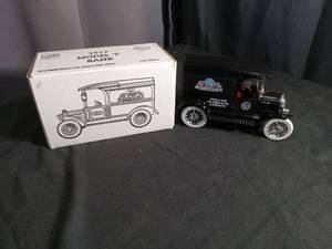 lot 5912 image: 1917 Model T Phillips Petroleum Company Die Cast Bank