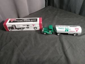 lot 5913 image: Conoco 1937 Tractor Tanker Bank Die-Cast Truck