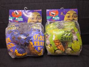 lot 50245 image: Shrek The Third Boxing Gloves Sport Set