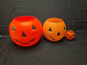 lot 50246 image: Halloween Pumpkin Trick or Treat Buckets Set of 3