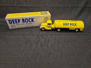 lot 50255 image: ERTL Deep Rock 1937 Ford Tractor Tanker Bank Limited Edition