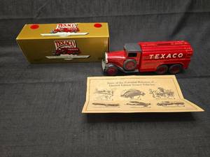 lot 50256 image: ERTL 1930 Texaco Diamond T Fuel Tanker Truck Die Cast Bank