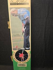 lot 50259 image: Arnold Palmer Indoor Golf Game