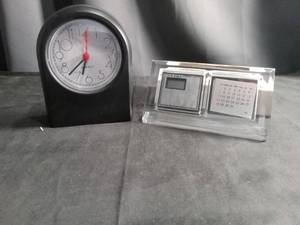 lot 5788 image: Office Desk Clock and Calendar Set
