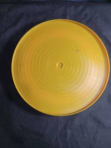 lot 5797 image: Vintage Bee Plastic harvest gold lazy Susan tray