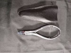 lot 5811 image: Professional Nail Clipper with Textured Handle and Case