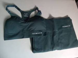 lot 5829 image: Fasmavie Womens Athletic Workout Set Sports Bra and Leggings