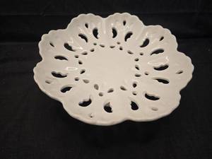 lot 50054 image: White Ceramic Pedestal Cake Stand with Pierced Lace Design
