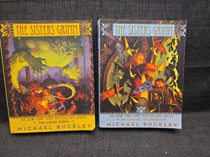 lot 50172 image: The Sisters Grimm Book Set by Michael Buckley - The Inside Story and The Council of Mirrors