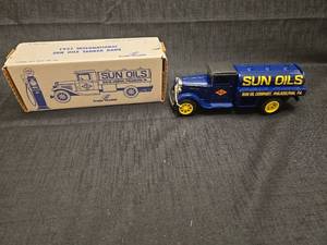 lot 50192 image: 1931 International Sun Oils Tanker Bank Die Cast Model