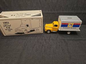 lot 50207 image: First Gear 1951 Ford F-6 Glasurit Autolack System Die Cast Delivery Truck with Box