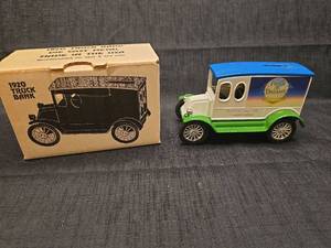 lot 50208 image: Scale Models 1920 Field of Dreams Truck Bank Die Cast Metal