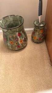 lot 717 image: Green Pressed Flower Bathroom Set with Towels