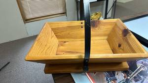 lot 725 image: Wooden Basket Carrier with Metal Handle