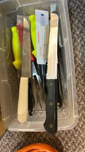 lot 746 image: Kitchen Knife Collection with Storage Box
