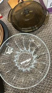 lot 768 image: Glass Casserole Dish with Lid and Decorative Serving Plate Set