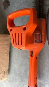 lot 786 image: Electric Hedge Trimmer with Dual-Sided Cutting Blades