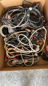 lot 800 image: Mixed Computer Cable Lot
