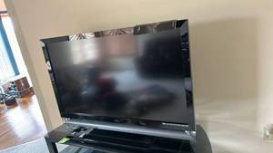 lot 834 image: 55 Inch VIZIO V Series 1080p LCD HDTV with Original Box