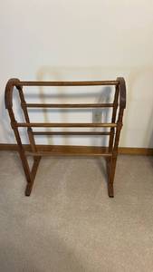 lot 835 image: Wooden Quilt Rack Stand
