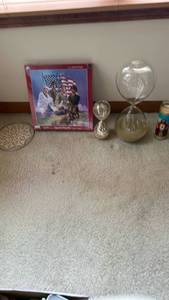 lot 852 image: The Armed Forces 500 Piece Jigsaw Puzzle and Decorative Glass Hourglass Bundle