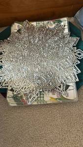 lot 854 image: Handmade Lace Doily and Embroidered Linens Bundle