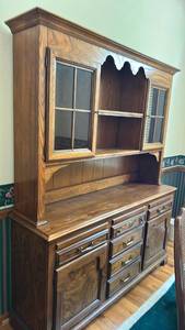lot 856 image: Traditional Oak Wood China Cabinet Hutch with Glass Doors