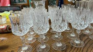 lot 858 image: Crystal Cut Stemware Wine Glass Set of 16