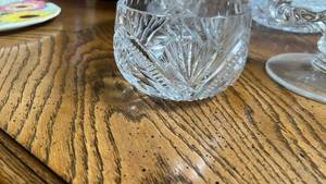 lot 868 image: Cut Crystal Glass Bowl Set with Star Pattern