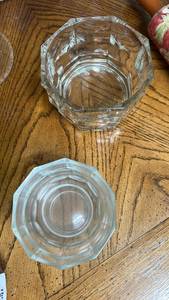 lot 872 image: Clear Glass Octagonal Serving Bowls Set