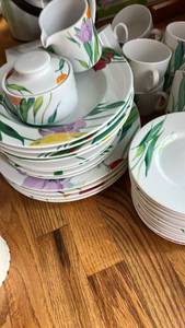 lot 888 image: Studio Nova Floral Pattern Dinnerware Set