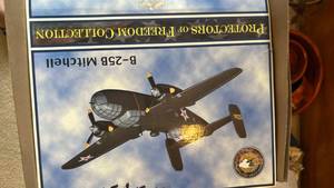 lot 889 image: B-25B Mitchell Aircraft Model Kit
