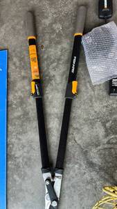lot 897 image: Fiskars PowerGear Hedge Shears Garden Pruning Tool
