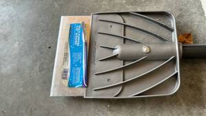 lot 901 image: Garage Scraping tool