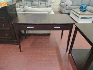lot 59894 image: Hooker Furniture Wooden Contemporary Writing Desk
