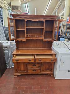 lot 59939 image: vintage Tell City Young Republic Colonial hutch