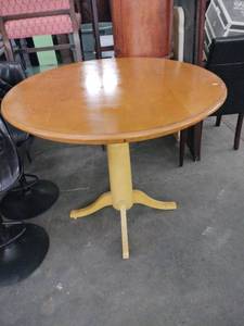 lot 59972 image: vintage-style wooden pedestal table