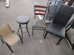 lot 59977 image: Set of 4 Miscellaneous Chairs