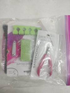 lot 60639 image: Bag of Nail Care Items