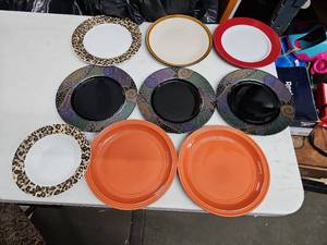 lot 60689 image: Lot of Dinnerware