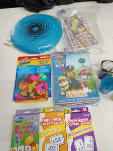 lot 60709 image: Lot of Miscellaneous Small Items