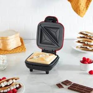 lot 60677 image: Dash Pocket Sandwich Maker
