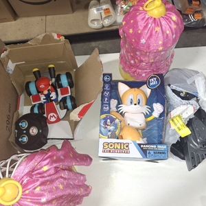 lot 43573 image: Lot of Misc Toys