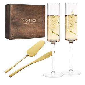 lot 58001 image: 4Pcs Mr and Mrs Champagne Flutes with Gold Wedding Cake Cutting Set, Wedding Toasting Glasses for Bride and Groom, Engagement and Bridal Shower Gifts for Couples. BOX CORNER CHIPPED. - Retail $35