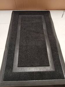 lot 25330 image: Outdoor Door Mat Black 29x17in
