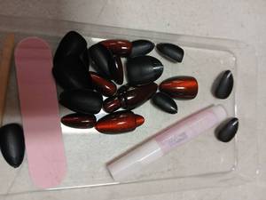 lot 27876 image: SeeWer Press On Nails Gel Reusable