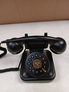 lot 28007 image: Antique Phone