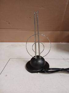 lot 43046 image: Wideskall Universal Indoor Rabbit Ear TV Antenna for HDTV Ready VHF UHF Dual Loop Coaxial - Retail $9